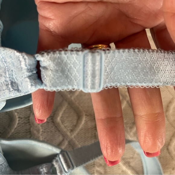 Vanity Fair Light Blue Adjustable Bra Size 40 DD - Picture 10 of 14